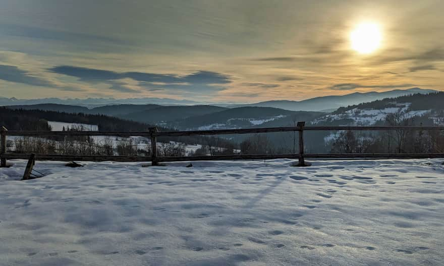 Widok z Parszywki: Tatry, Pasmo Polic i Babia Góra