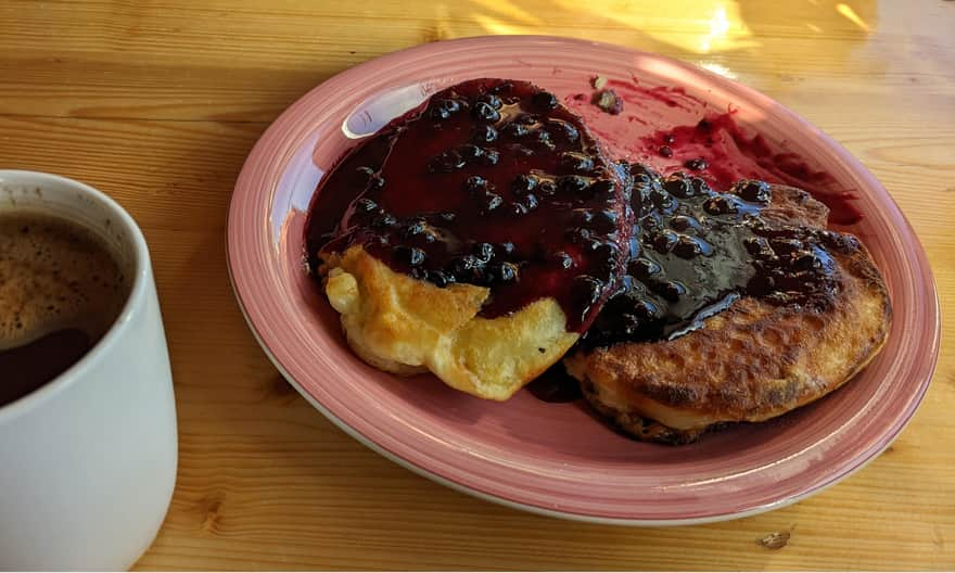 Pancakes with blueberries at PTTK Bacówka on Rycerzowa