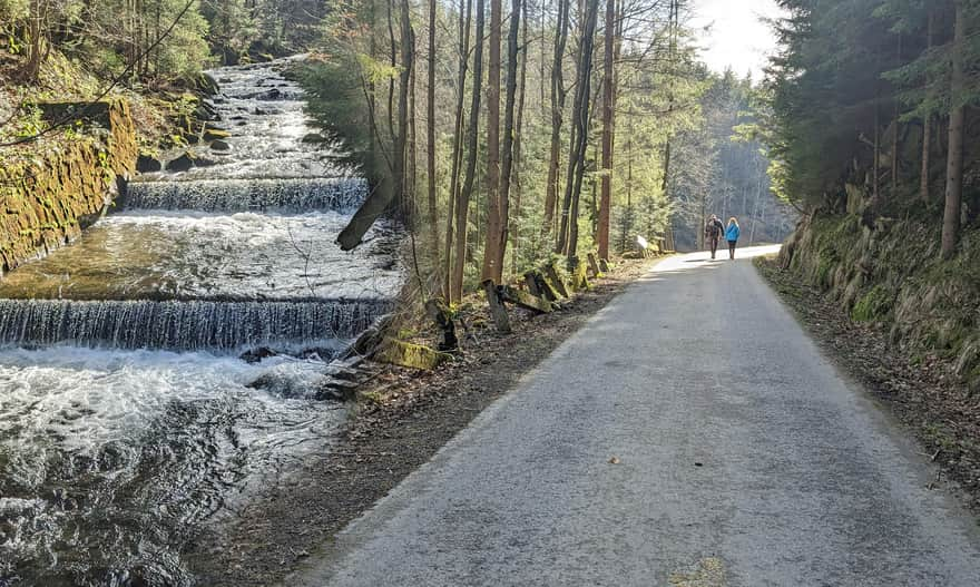 "Waterfall trail", that is the valley of the Sopotnia Wielka stream