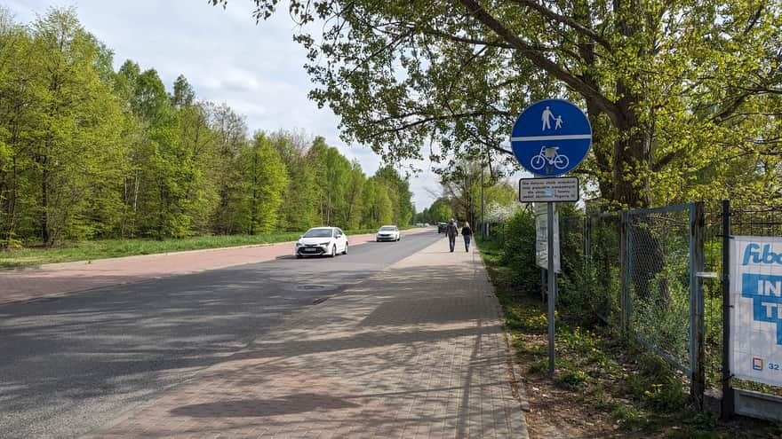 Pogoria III - route around the swimming area - section along Zakładowa street