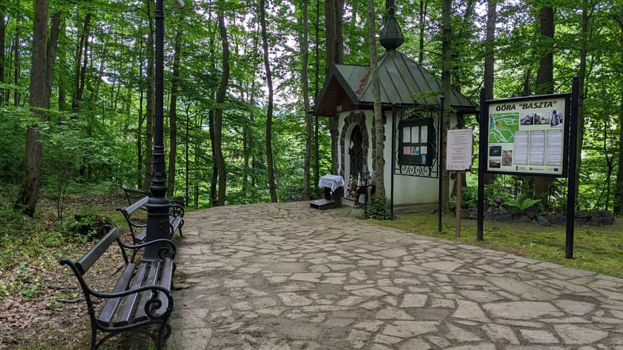 Chapel on the path to Muszyna Castle from Zazamcze Street