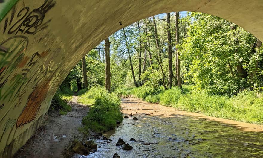 Ecological area "Dolina Prądnika" - passage under the railway viaduct