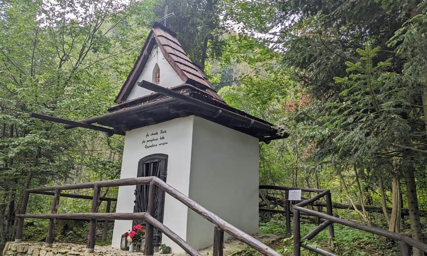 Green Trail from Krościenko to Sokolica: St. Kinga Chapel