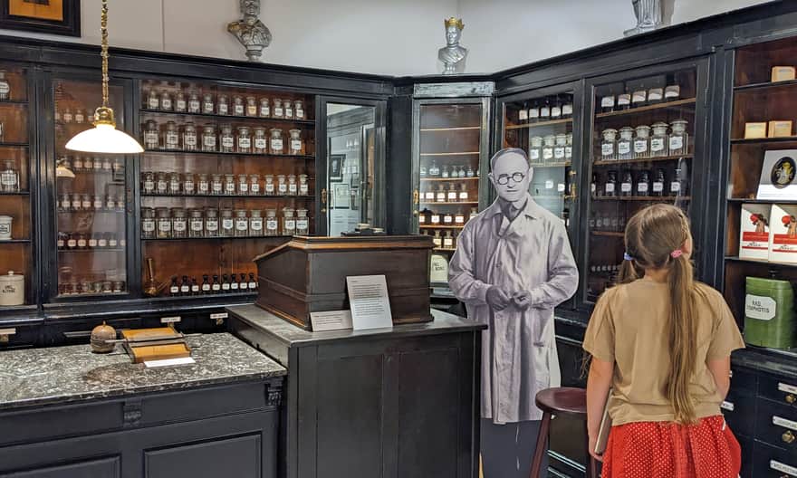 Muzeum im. W. Orkana w Rabce-Zdroju. Wnętrze starej rabczańskiej apteki "Pod Gwiazdą"
