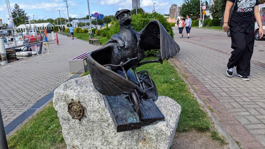 Marian Rowerzysta przy ulicy Warzelniczej na Wyspie Solnej