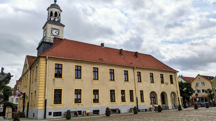 Town Hall in Trzebiat贸w