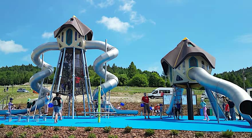 Plac zabaw "Chatka Baby-Jagi" u stóp Góry Parkowej, Krynica-Zdrój