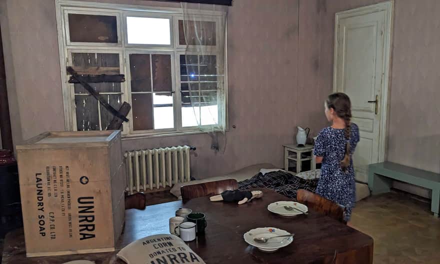 Muzeum II Wojny Światowej w Gdańsku. Wystawa dla dzieci: to samo mieszkanie w jesieni 1944 r.