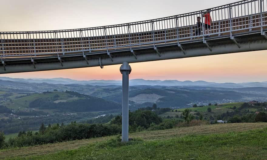 Beskid Wyspowy  - widok z platformy widokowej w Woli Kroguleckiej
