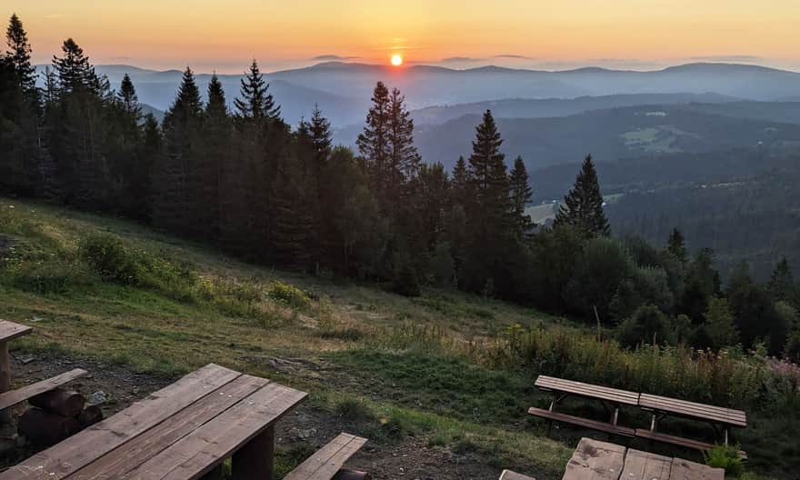 Sunrise on Stożek Wielki (clearing near the shelter)