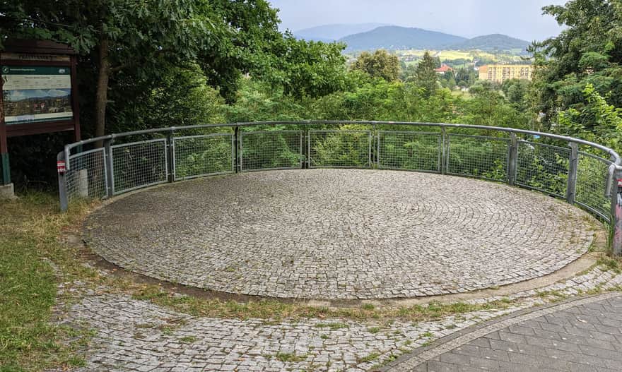 Red trail to Magurka Radziechowska - viewpoint in Węgierska Górka