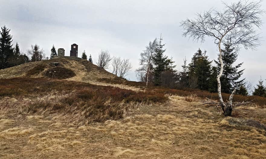Błatnia, 917 meters above sea level - "throne" at the peak