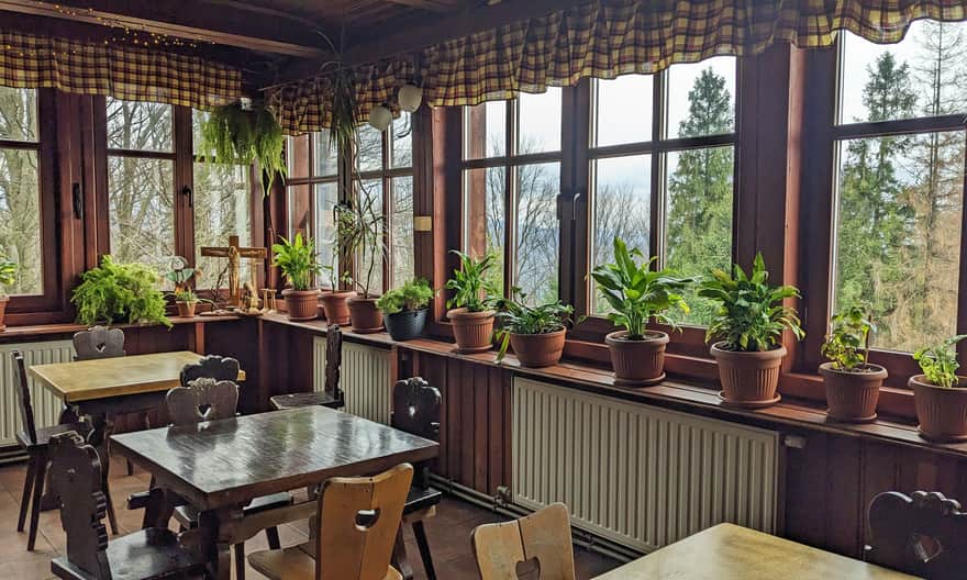 PTTK Shelter on Błatnia - Cozy Dining Room