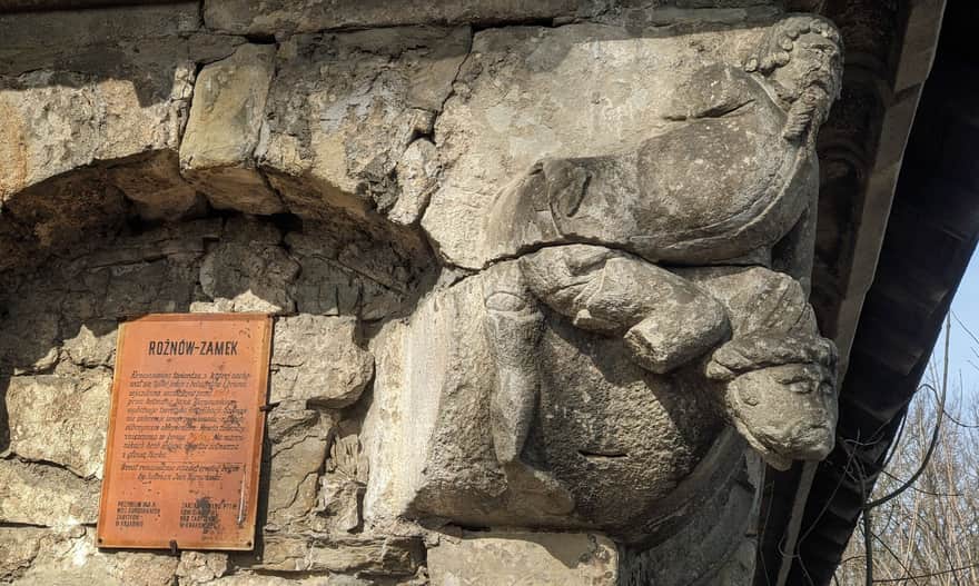 Lower Castle in Rożnów - beluard. Sculpture of a nobleman holding a Turk