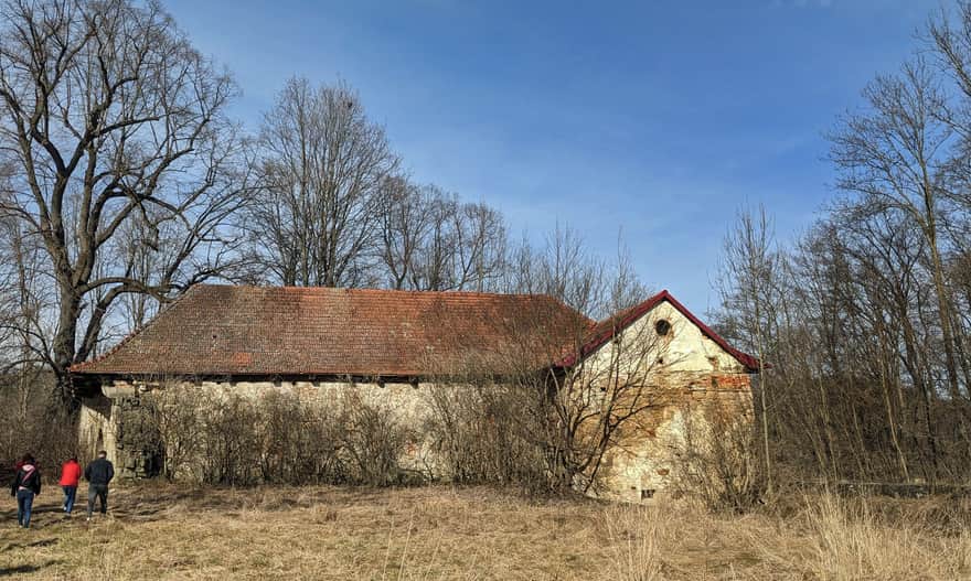 Lower Castle in Rożnów - gatehouse seen from the bastion side