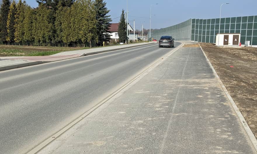 Dojazd z ul. Pękowickiej do ul. Jurajskiej przechodzącej pod wiaduktem na obwodnicy