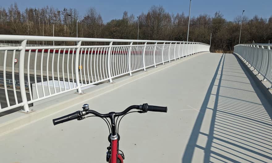 Kładka rowerowa nad obwodnicą Krakowa - czerwony szlak do Ojcowa