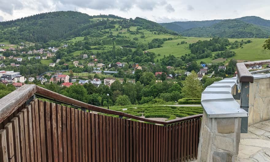 Widok z wieży widokowej w Ogrodach Sensorycznych w stronę Malnika