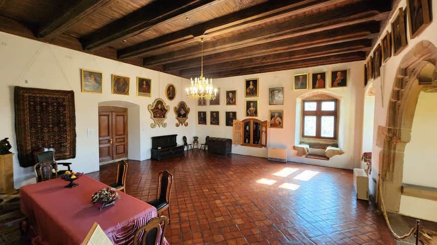 Zamek w Dębnie, sala rycerska