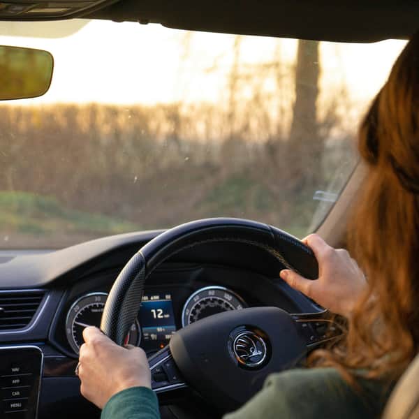 Samochody elektryczne Skoda - dlaczego warto postawić na takie rozwiązanie?