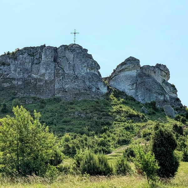 Jurajski "Mały Giewont" –  malowniczy szlak z Olsztyna przez Biakło do Sokolich Gór