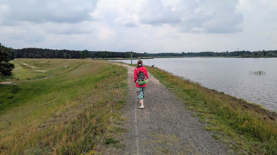Green trail around Poraj Reservoir