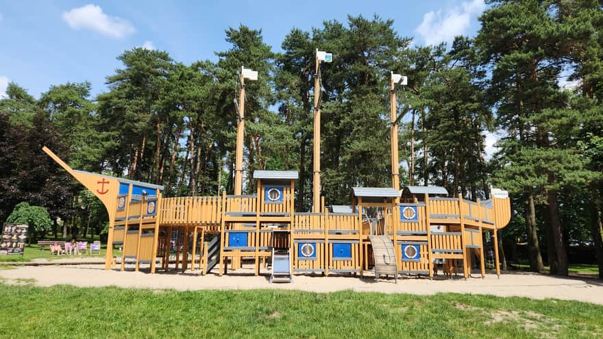 Plac zabaw statek piracki - jezioro Paprocany, Tychy