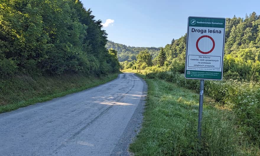 Droga leśna ze Smolnika nad Osławą do Duszatyna - tylko dla rowerów i pojazdów uprawnionych