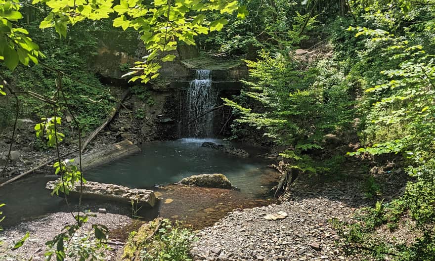 Dolina Wapienicy. Wodospad na Wapieniczance - widok z góry skarpy