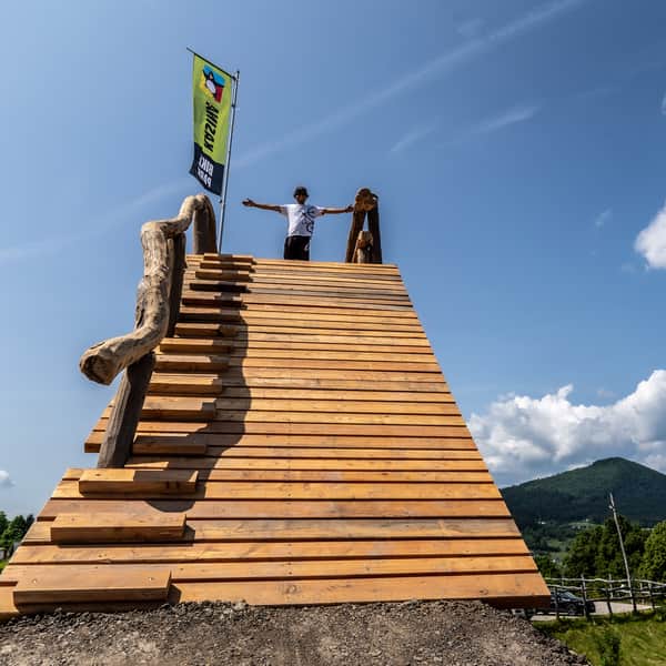 Bike Park Kasina i kolej krzesełkowa na Śnieżnicę