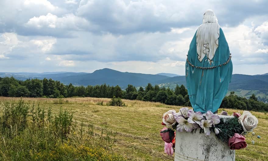 Widok na Górę Cergową ze wzgórza Franków nad Duklą