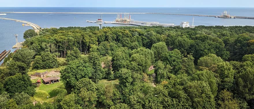Latarnia morska w Świnoujściu - widok gazoport w budowie
