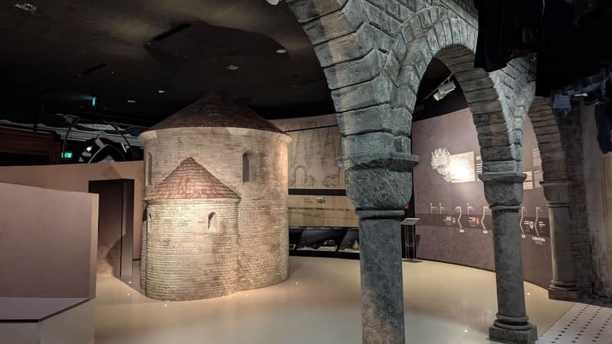Replika cieszyńskiej rotundy w Muzeum Śląskim w Katowicach
