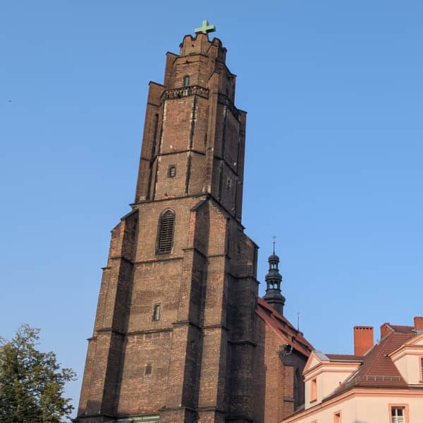 Wejście na wieżę Kościoła Wszystkich Świętych w Gliwicach - taras widokowy z piękna panoramą miasta