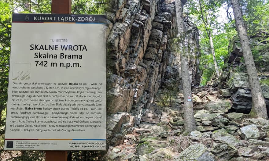 Trojak, "Skalna Brama" / "Skalne Wrota"