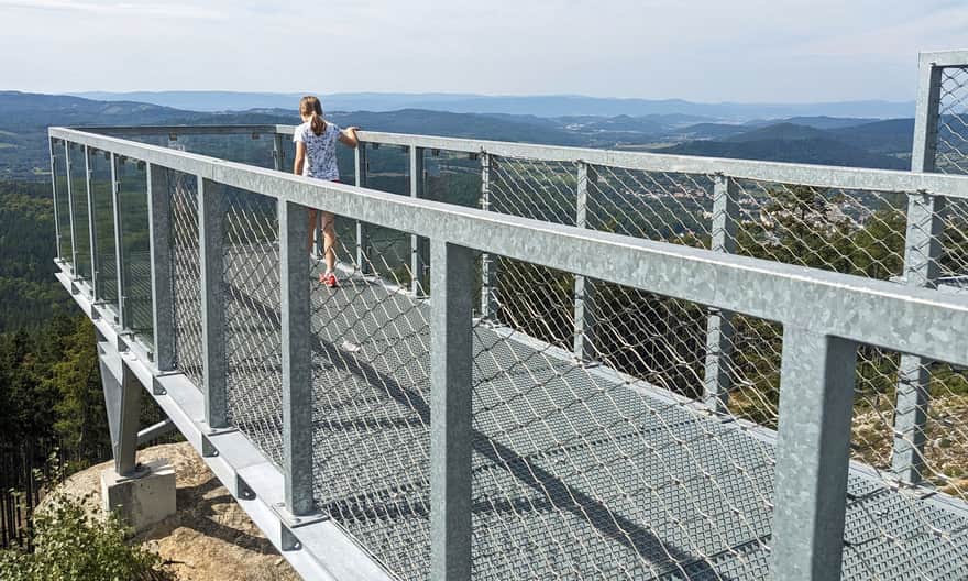 Trojak, 766 m n.p.m. Nowoczesna platforma widokowa.