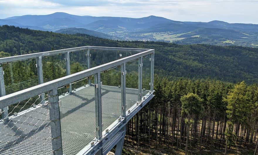 Trojak, 766 m n.p.m. Nowoczesna platforma widokowa.