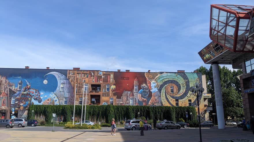 Mural "Strażnik Czasu" przy al. Wolności obok dworca PKP Częstochowa