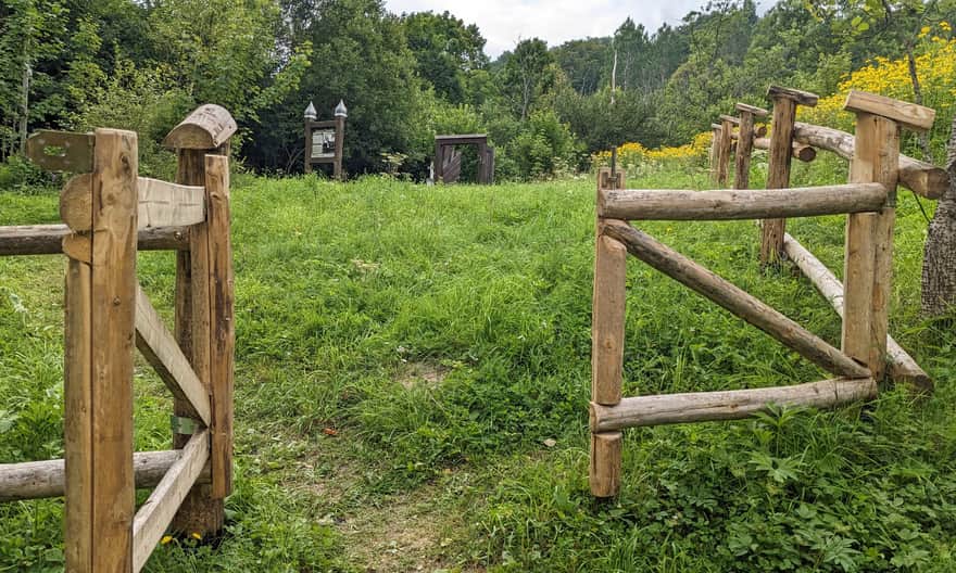 Ścieżka "Bieszczady Odnalezione". Tu znajdowałą się cerkiew św. Mikołaja w Łuhu
