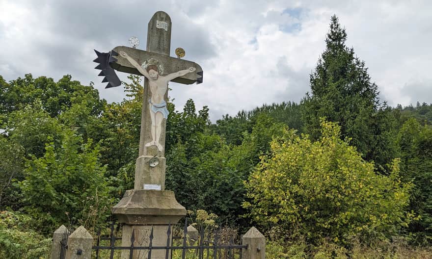 Ścieżka "Bieszczady Odnalezione", Jaworzec. Krzyż pańszczyźniany.