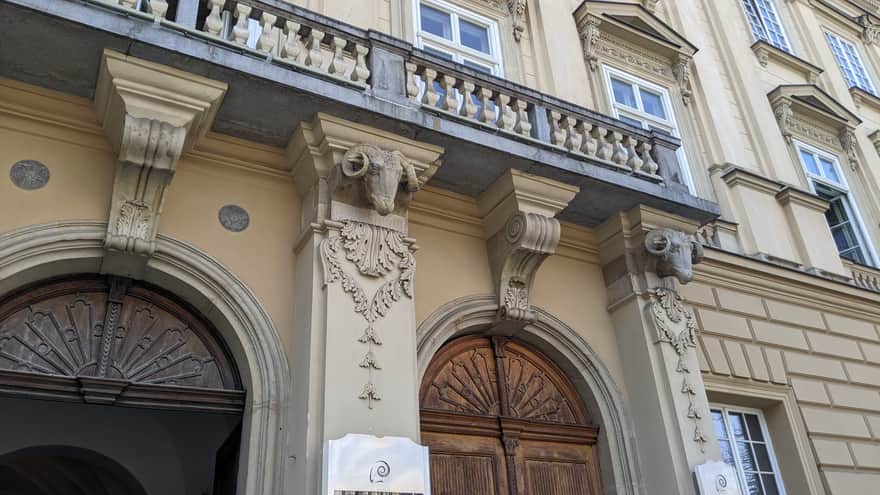 Pałac pod Baranami, Rynek Główny 27