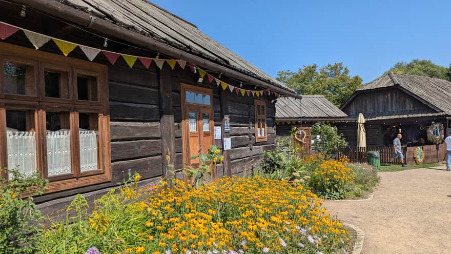 Chaty w osadzie Podegrodzie