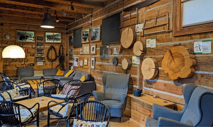 Końkret w Zatwarnicy: kawiarnia, kino i sklep z pamiątkami