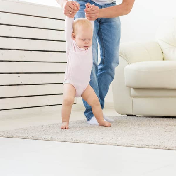 Chodzik dla dziecka a pierwsze kroki - jak to wygląda w codziennym życiu