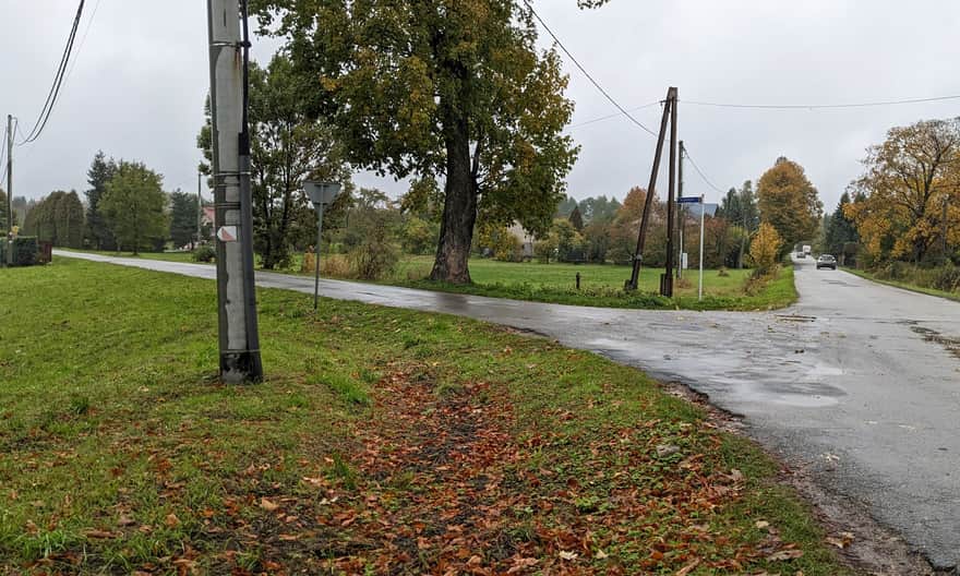 Ze Smardzowic do centrum Ojcowa - zakręt z ul. Szkolnej na Zamkową