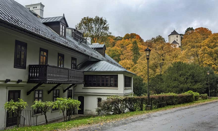 Ze Smardzowic do centrum Ojcowa - Park Zdrojowy i Zamek Kazimierzowski