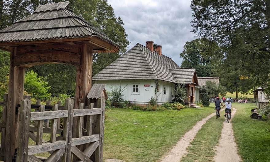 Florianka - leśna osada niedaleko Zwierzyńca.