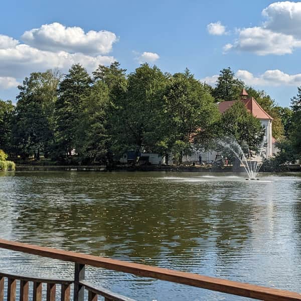 Kościółek „na wodzie” w Zwierzyńcu