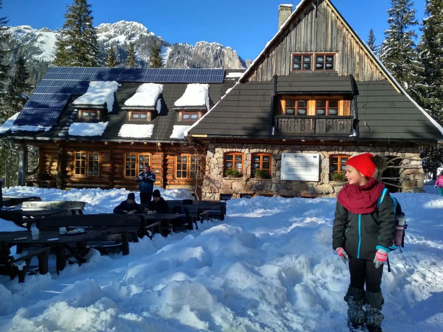 Schronisko na Hali Ornak na końcu Doliny Kościeliskiej