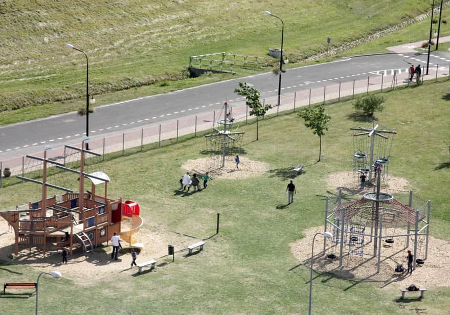 Okręt piracki dla dzieci i linowy plac zabaw